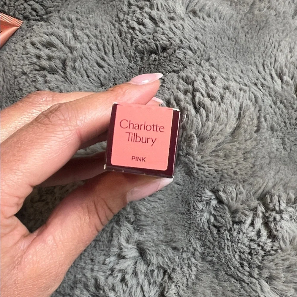 CHARLOTTE TILBURY Limited Edition Beauty Light Wand- Pink